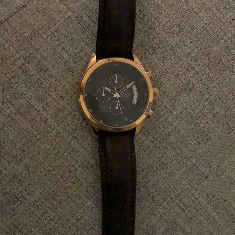 Men’s Guess watch. Needs new battery.